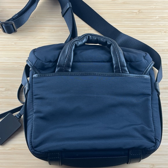 Tumi Unisex 79011NVY Shoulder Bag Blue Black Nylon Leather NEW - Picture 4 of 9